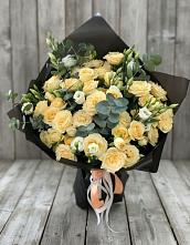 Букет цветов из:  Розы и Лизиантусы в Заполярном Республики Коми