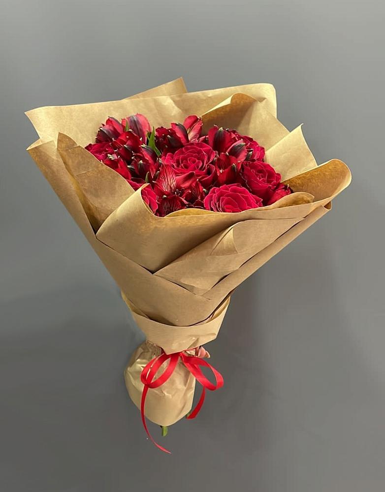 Букет цветов из: Альстромерии и Розы в Заполярном Республики Коми