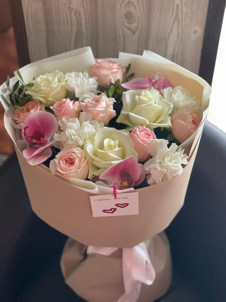 Букет цветов из: Орхидеи, Розы и Гвоздики в Заполярном Республики Коми