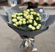 Букет Белые кустовые розы Солинеро в Заполярном Республики Коми
