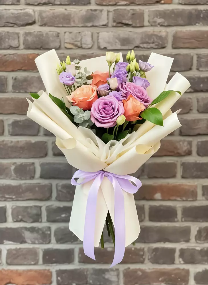 Букет цветов из: Лизиантусы и Розы в Заполярном Республики Коми