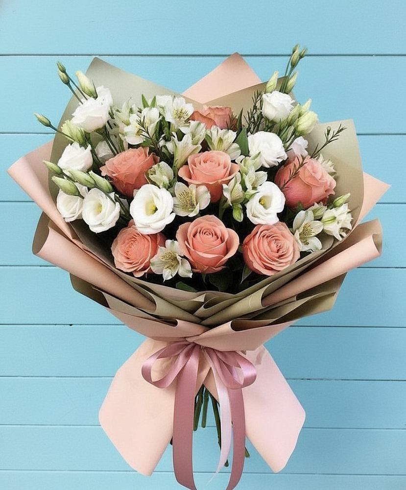 Букет цветов из: Розы, Альстромерии и Лизиантусы в Заполярном Республики Коми