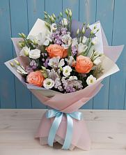 Букет цветов из:  Лизиантусы, Розы, Альстромерии и Гипсофила в Заполярном Республики Коми