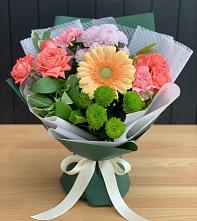 Букет цветов из:  Гвоздики, Розы, Герберы и Хризантемы в Заполярном Республики Коми