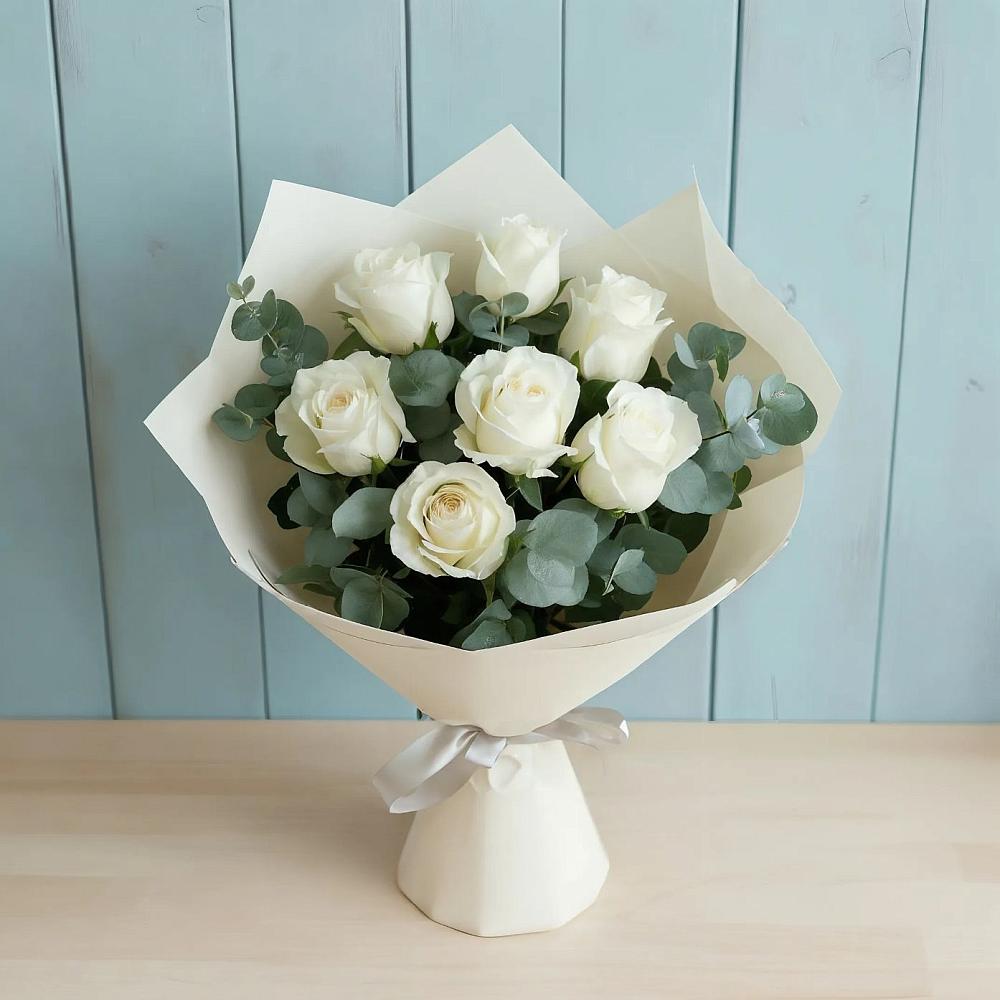 Букет Белые розы в Эвкалипте в Заполярном Республики Коми