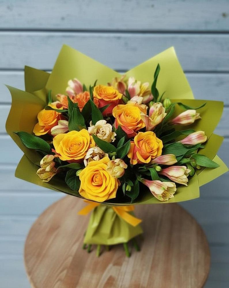 Букет цветов из: Альстромерии и Розы в Заполярном Республики Коми