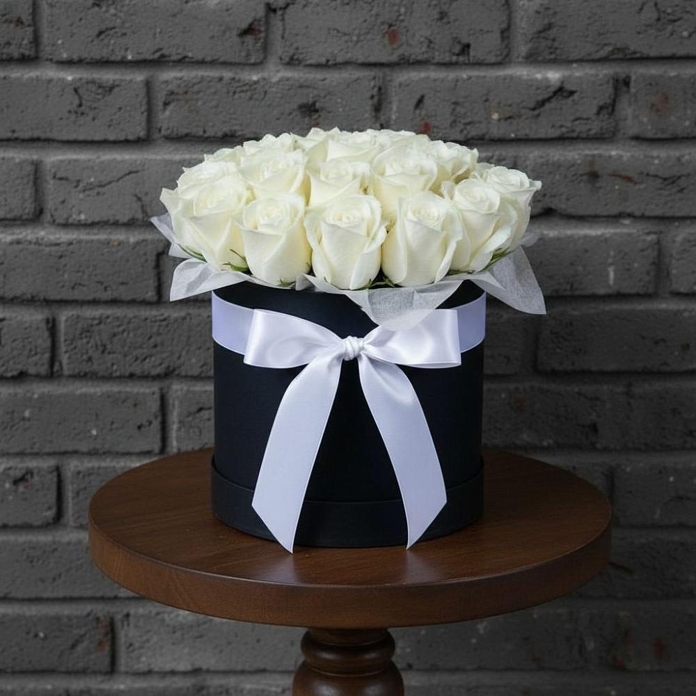 Цветочная композиция из Розы в шляпной коробке в Заполярном Республики Коми