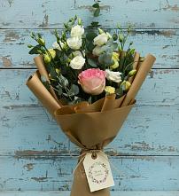 Букет цветов из:  Розы и Лизиантусы в Заполярном Республики Коми