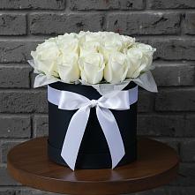 Цветочная композиция из Розы в шляпной коробке в Заполярном Республики Коми